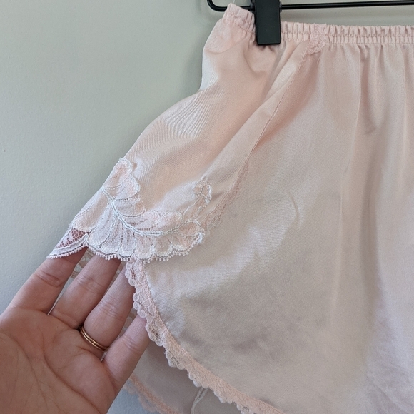 Vintage 70s Pasel Pink Satin and Lace Babydoll Nightie Set - Picture 11 of 17